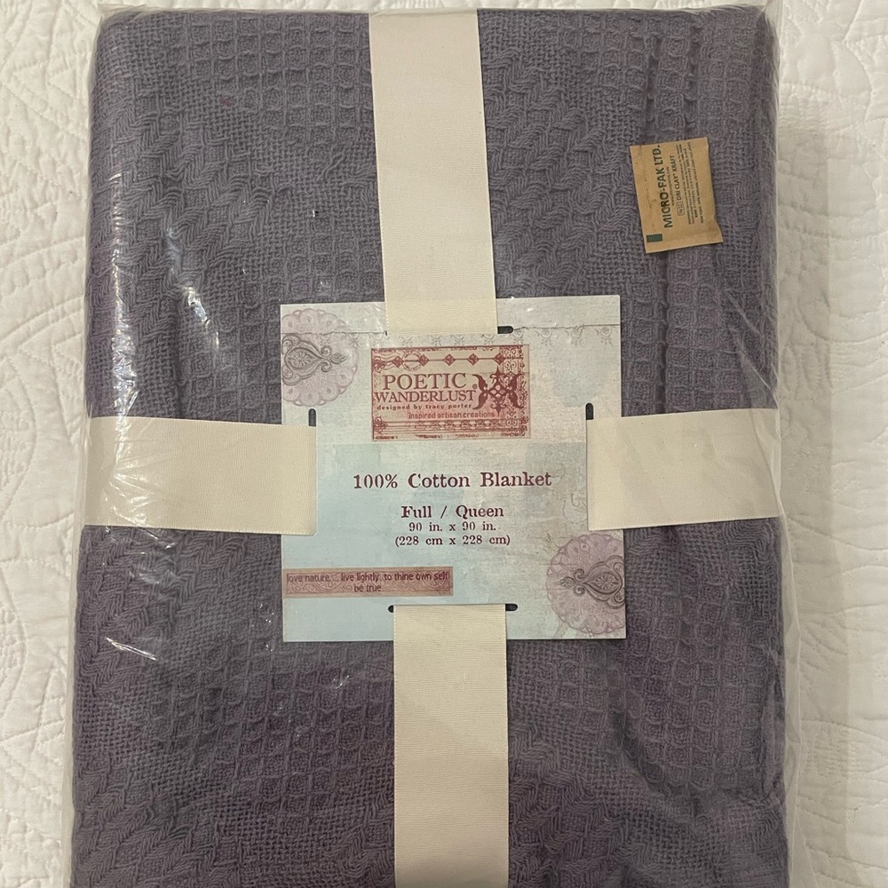 NWT Tracy Porter Poetic Wanderlust lavender full/queen blanket